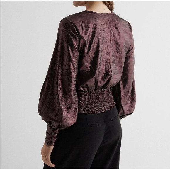 Express Women's Metallic V-Neck Balloon Sleeve Faux Wrap Top Size XS - NWT $68 - Picture 2 of 16